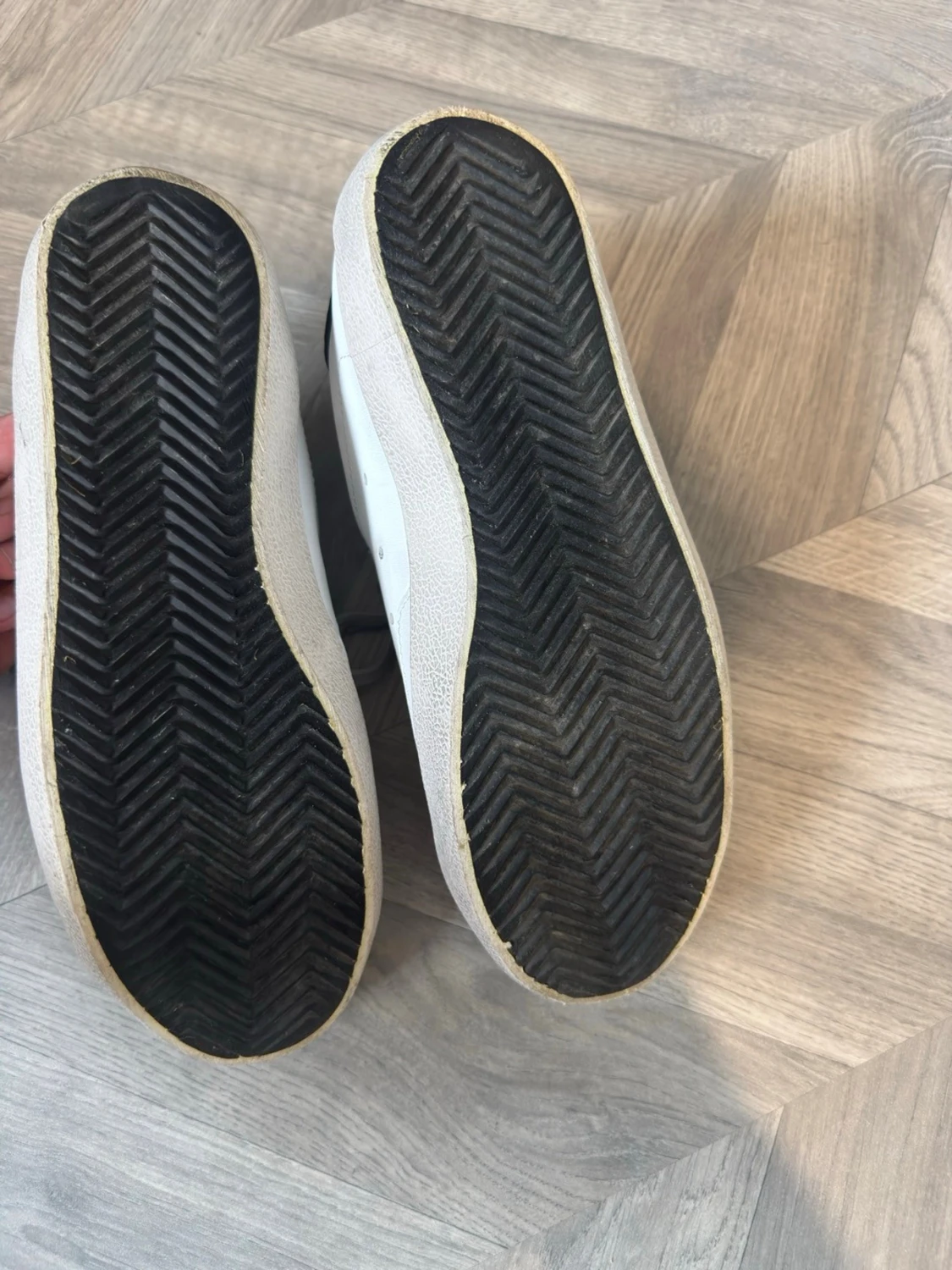  vita och beige sneakers med stjärna - 2