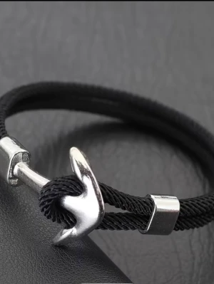 Ankar armband - Svart armband i ny skick 
