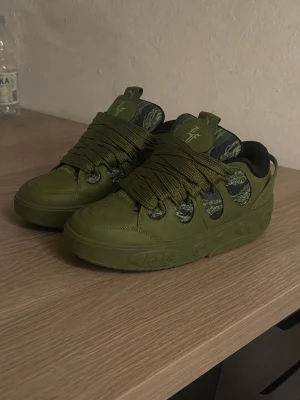 Lamelo skor la france - Ett par HELT nya och helt oanvända! Fick dem gratis pga jobb