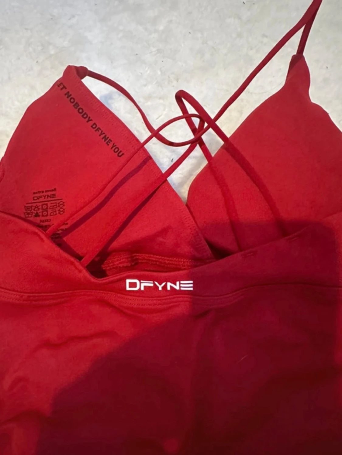  DFYNE topp - 2