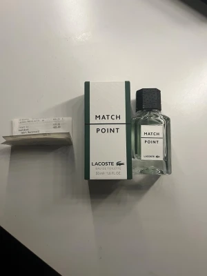 Lacoste Match Point Eau de Toilette 50ml - Lacoste Match Point 50ml. Finns kvitto och original förpackningen kvar. Lite mindre än hälften kvar. 