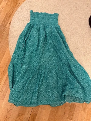 Långkjol från Zara - Super snygg Långkjol från Zara!!