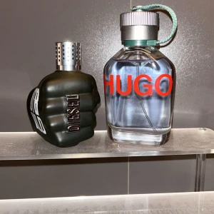 Diesel OTB Wild & Hugo parfymflaskor - Säljer två parfymer en från Hugo boss och en från diesel. Båda är man parfymer och luktar fräscht. Tyvärr ingen box men dm för mer bilder och frågor ! Båda ingår i priset 