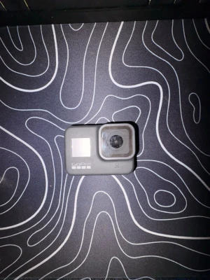 En bra GoPro hero 8! - Tjena!👋🏽 säljer en snygg och bra gopro hero 8 i svart!👌helt ny! Använd 2 gånger. Kommer med massor med accessoarer till kameran! Skriv om du har frågor och om du vill ha fler bilder!                                Skickar oftast om 24 timmar!       Och PRISET ÄR INTE HUGGET I STEN!