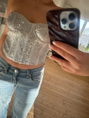 Fin glittrig topp - Kommer inte till användning så säljer derför den💕