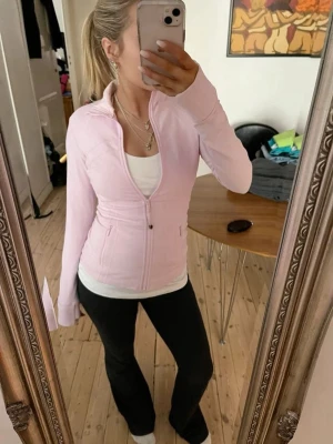Lululemon define jacket  - Lululemon define jacket i strl 6 aldrig använd och i bra skick 