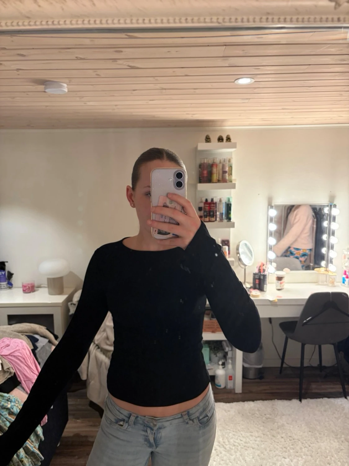 Svart långärmad topp med tumhål