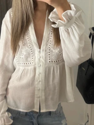 zara blus  - säljer då den inte används💕