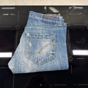 Dondup jeans  - Dondup jeans i fint skick | Storlek W31, måtten är: Midja:40cm, Längd: 92cm | Hör av dig vid frågor!
