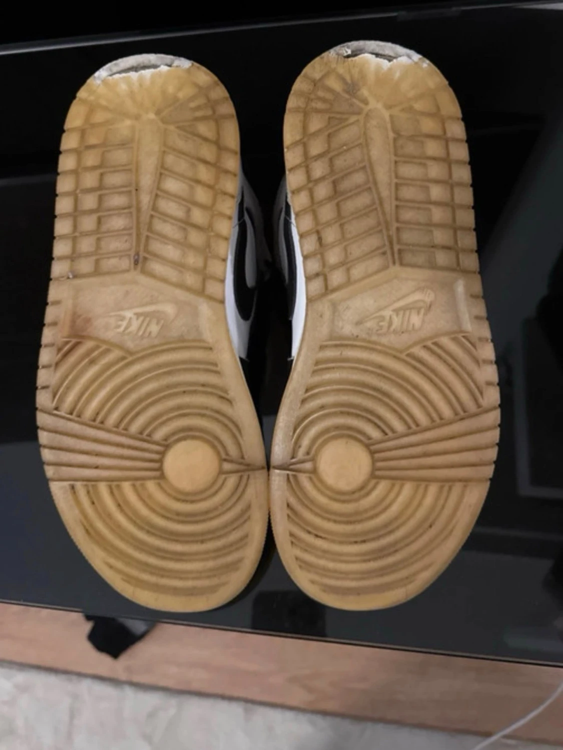 Svarta och vita Diamond Air Jordan 1 Mid - 5