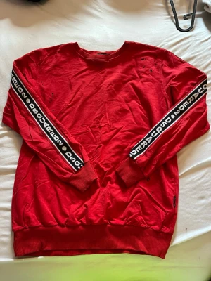 Sweatshirt - Använd 1-2 gånger. Jätte bra skick.