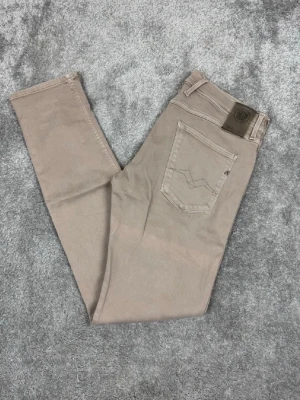 Replay jeans  - Ett par riktigt snygga jeans från Replay i storlek W34 L34 i modellen Anbbas Hyperflex