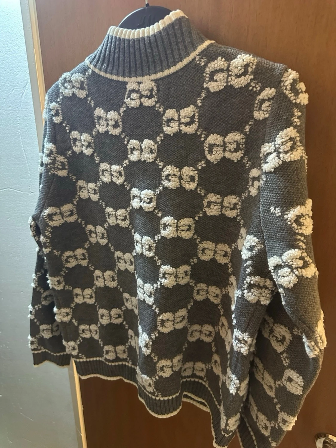 Grå stickad ziptröja från Gucci - 2