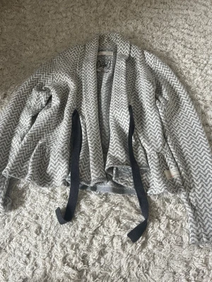 odd molly kofta - gammal vara men som ny, aldrig använts