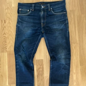 Nudie jeans Selvage - Nudie selvage jeans med goa fades I storlek 32/34. Modell: Lean Dean. Nypris 2000kr. Priset är ej hugget i sten! Hör av vid frågor!