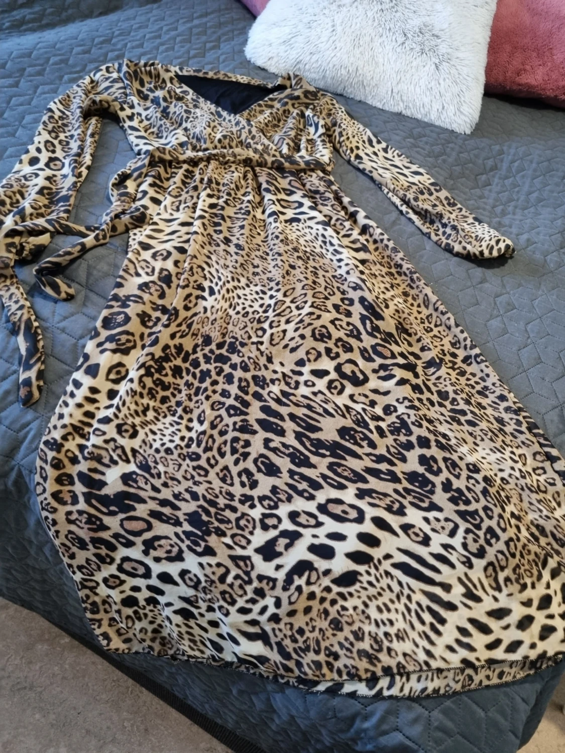 Leopardmönstrad klänning med bälte - 2