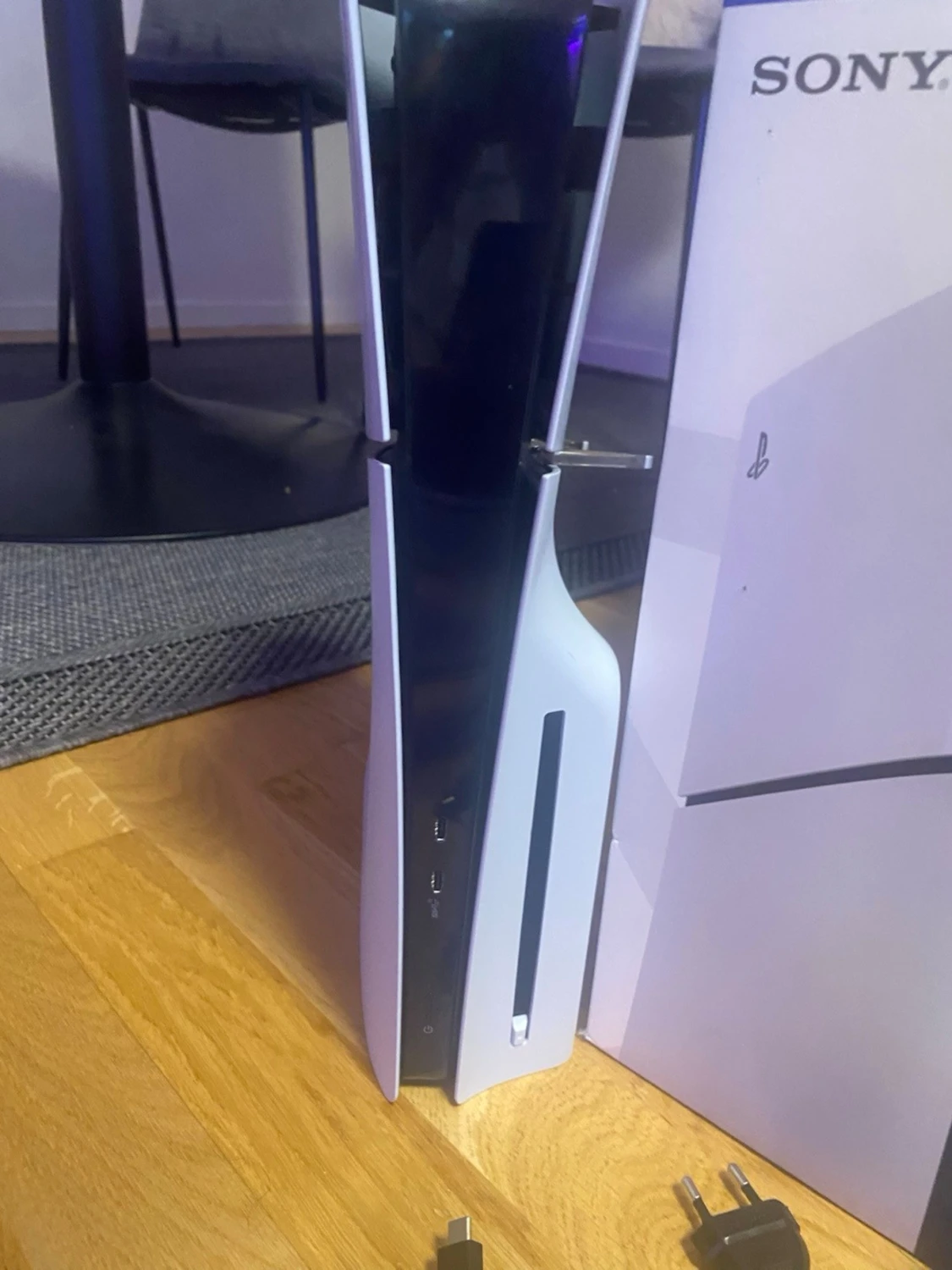 Sony PlayStation 5 med handkontroll - 1