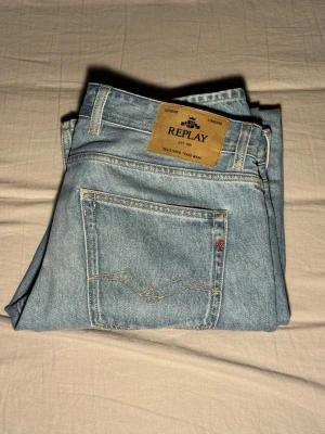 Replay jeans Grover  - Replay jeans i storlek waist 32 och length 34. Priset diskuteras gärna!