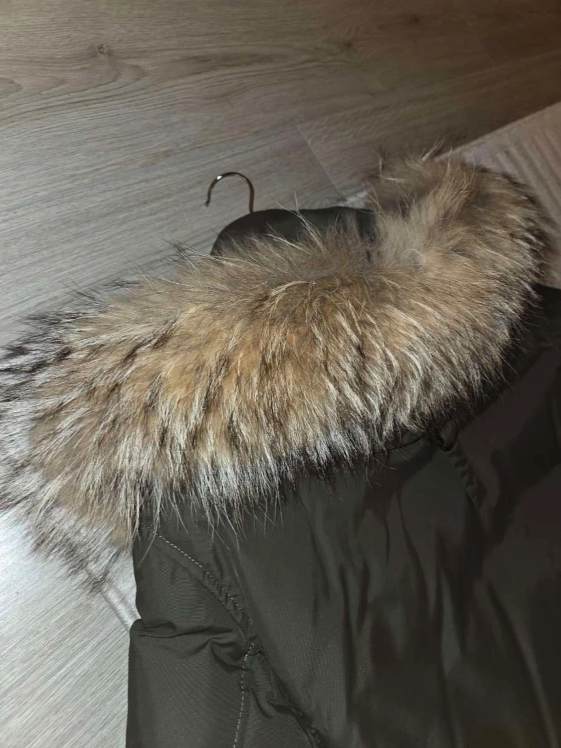Olivgrön parkas från Hollies med äktapäls - 2