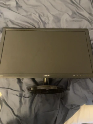  ASUS datorskärm 75hz - Säljer en Asus dataskärm som inte används längre.. hdmi och strömkabel medföljer. Inte använd så mycket och har inga repar osv..