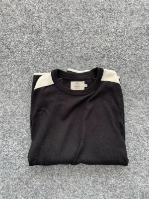 Emilio denim Issue tröja - Unik snygg tröja frön Emilio Denim Issue! Finns ej att köp längre! Storlek s! Endast använd några gånger! Dm vid frågor! Priser ej hugget i sten!