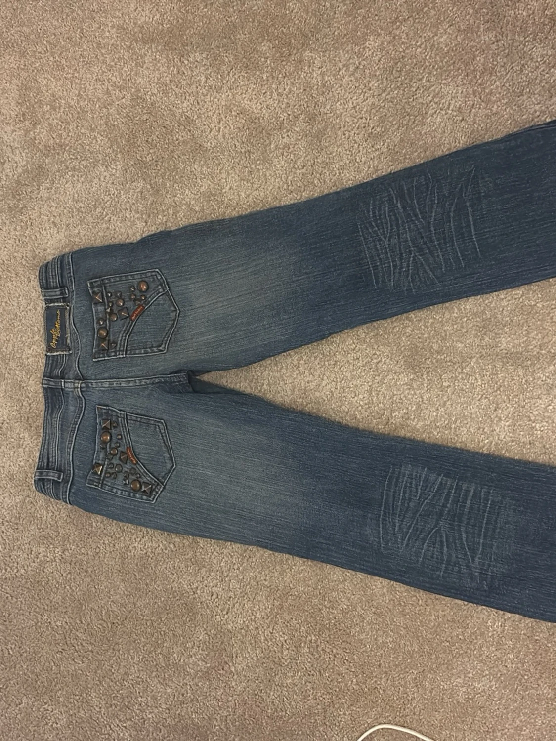 Blå jeans med nitar från Apple Bottoms - 2