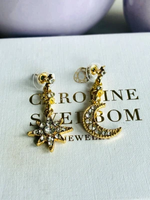 Vintage earrings - Vintage earrings in stainless steel with rhinestones, unknown brand. New!