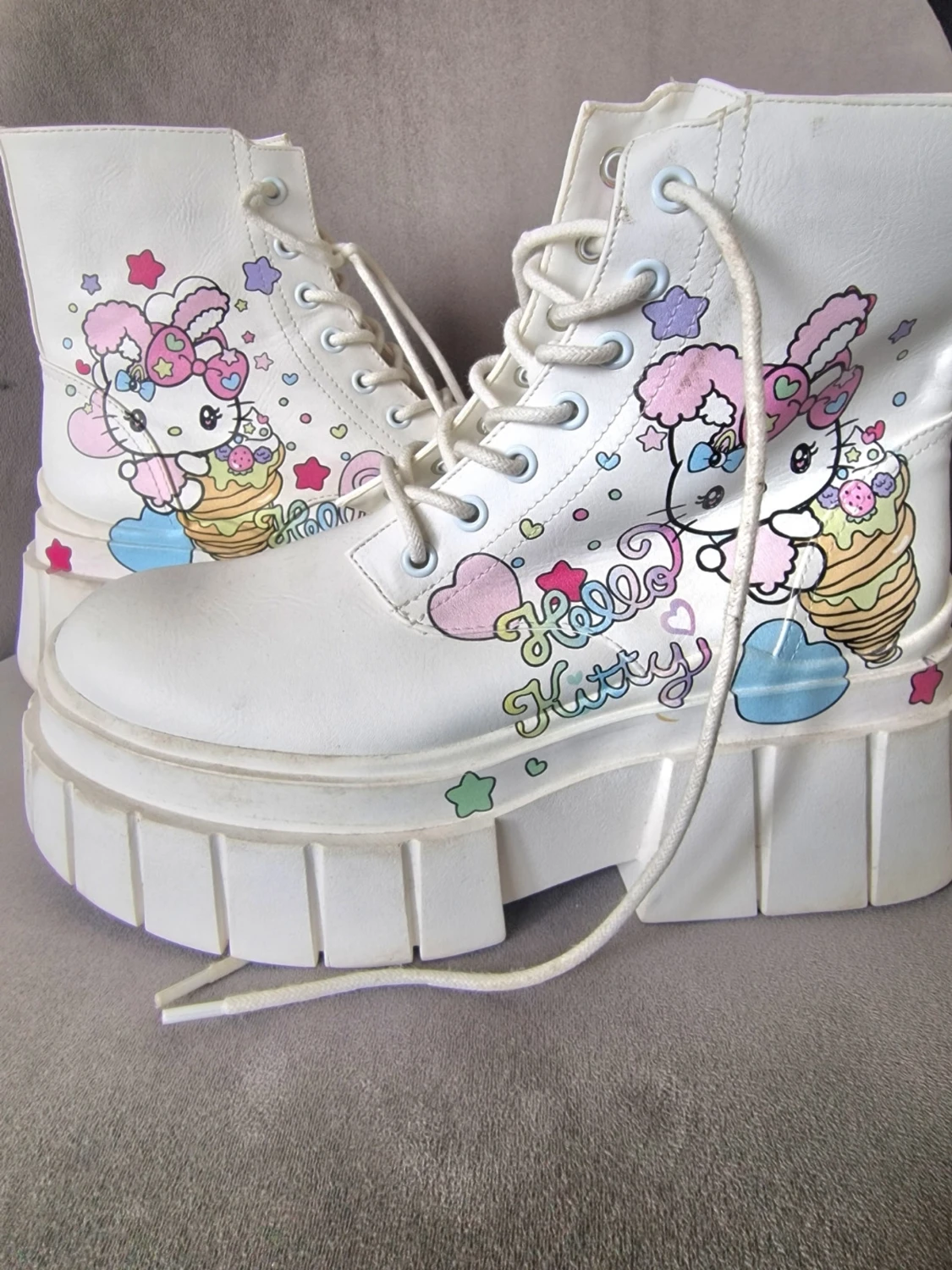 Hello Kitty vita platåstövletter