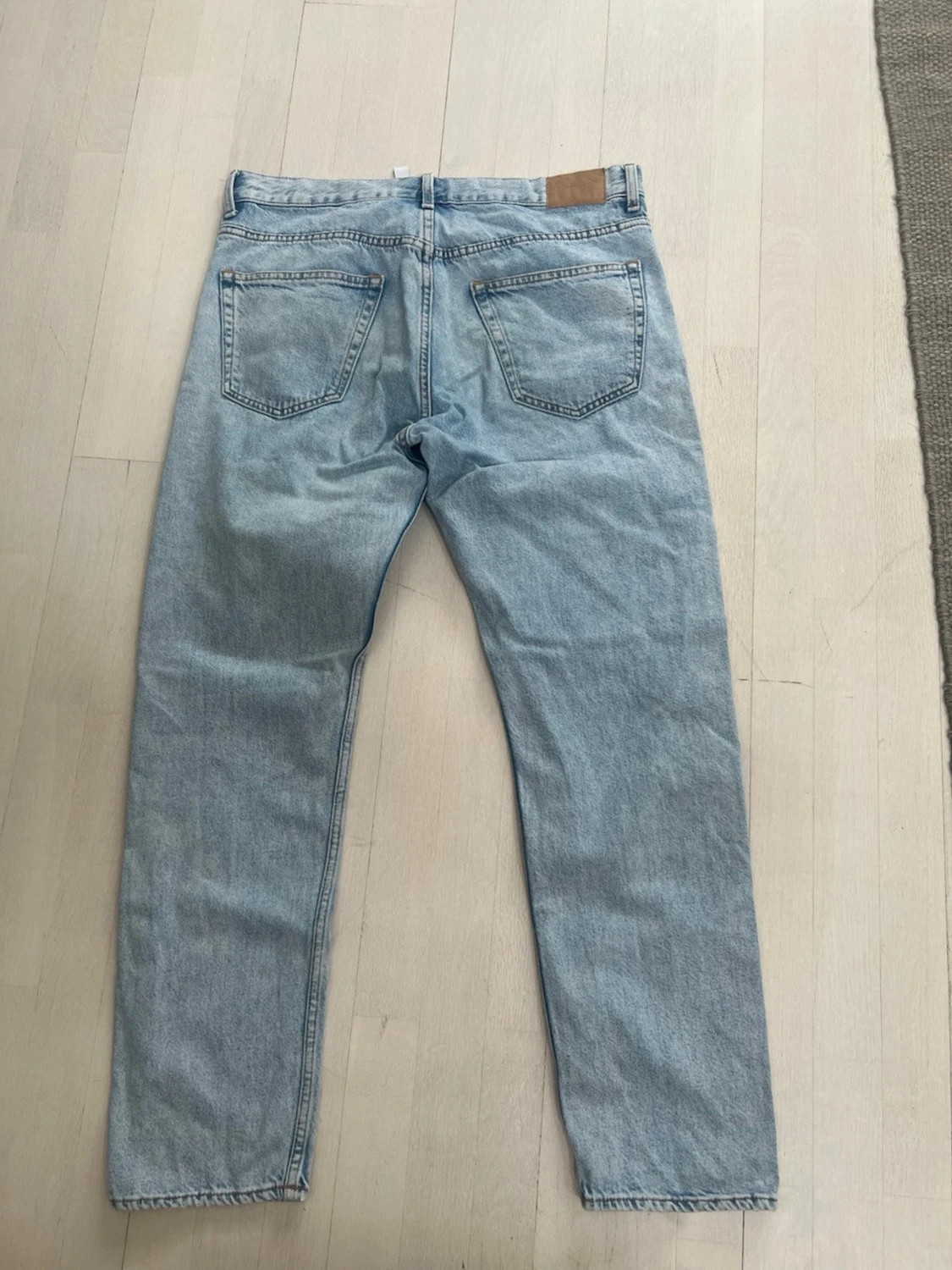 Ljusblå raka jeans i klassisk modell - 1