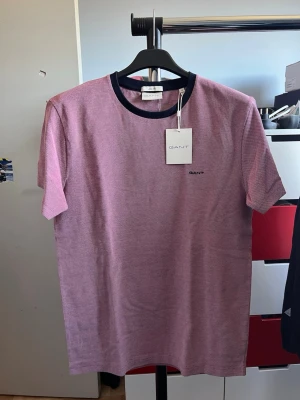 Gant t-shirt - Helt ny oanvänd Gant T-shirt storlek M