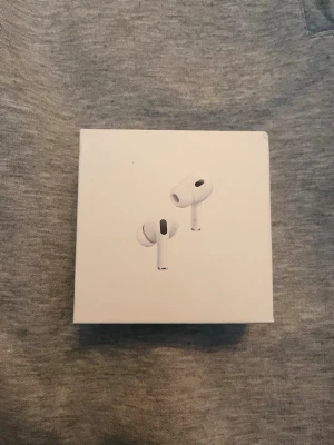 Airpods pro 2nd gen - Airpods pro 2. Mycket bra skick och kvalité. Äkta