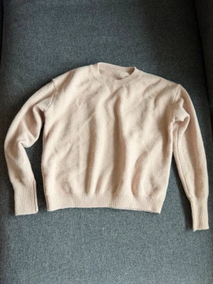 Rosa stickad tröja  - En super mysig och varm rosa tröja