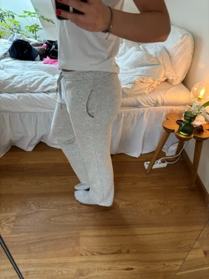 Gråa mjukisbyxor  - Mycket sköna!🌟storleken är xxs men passar som en xs. 
