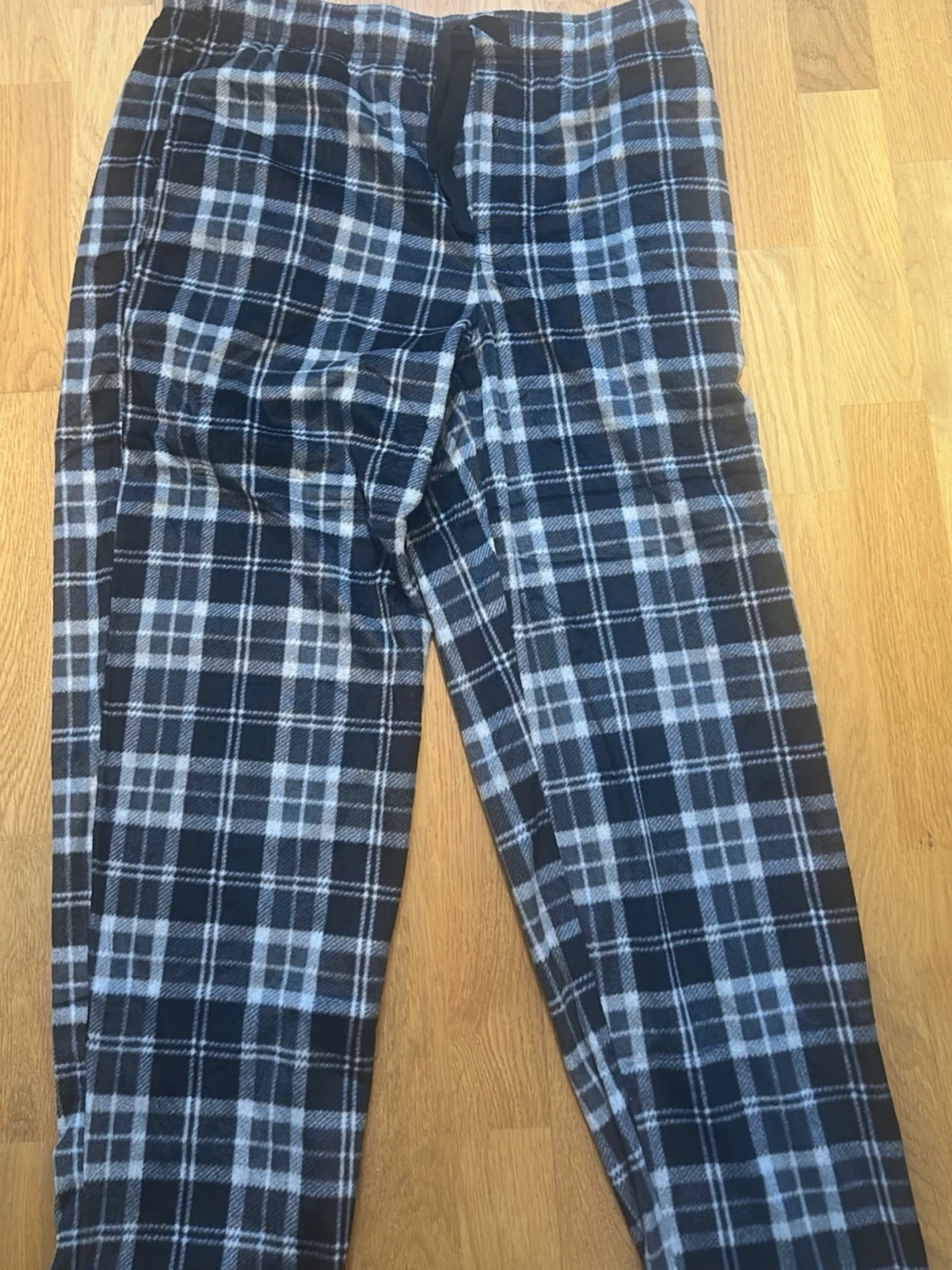 Rutiga pyjamasbyxor i blått och vitt