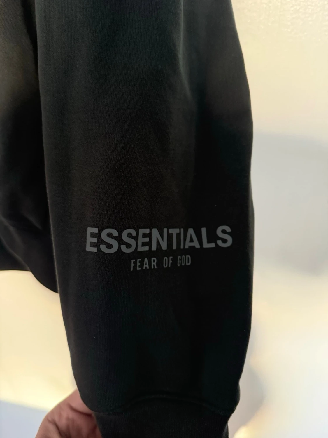 Svart Essentials Fear of God hoodie - 1