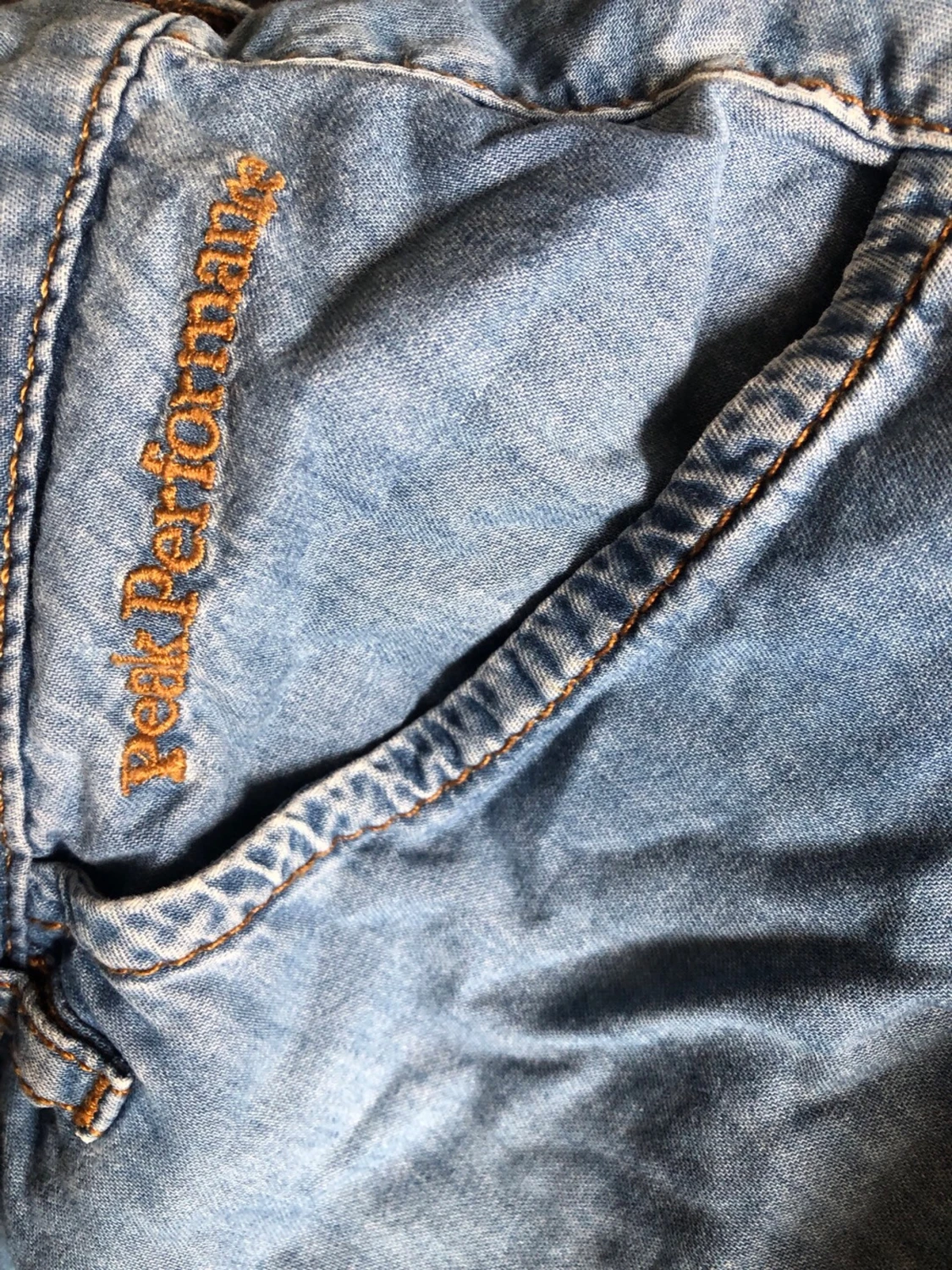Blå volangkjol i denim från Peak Performance - 1