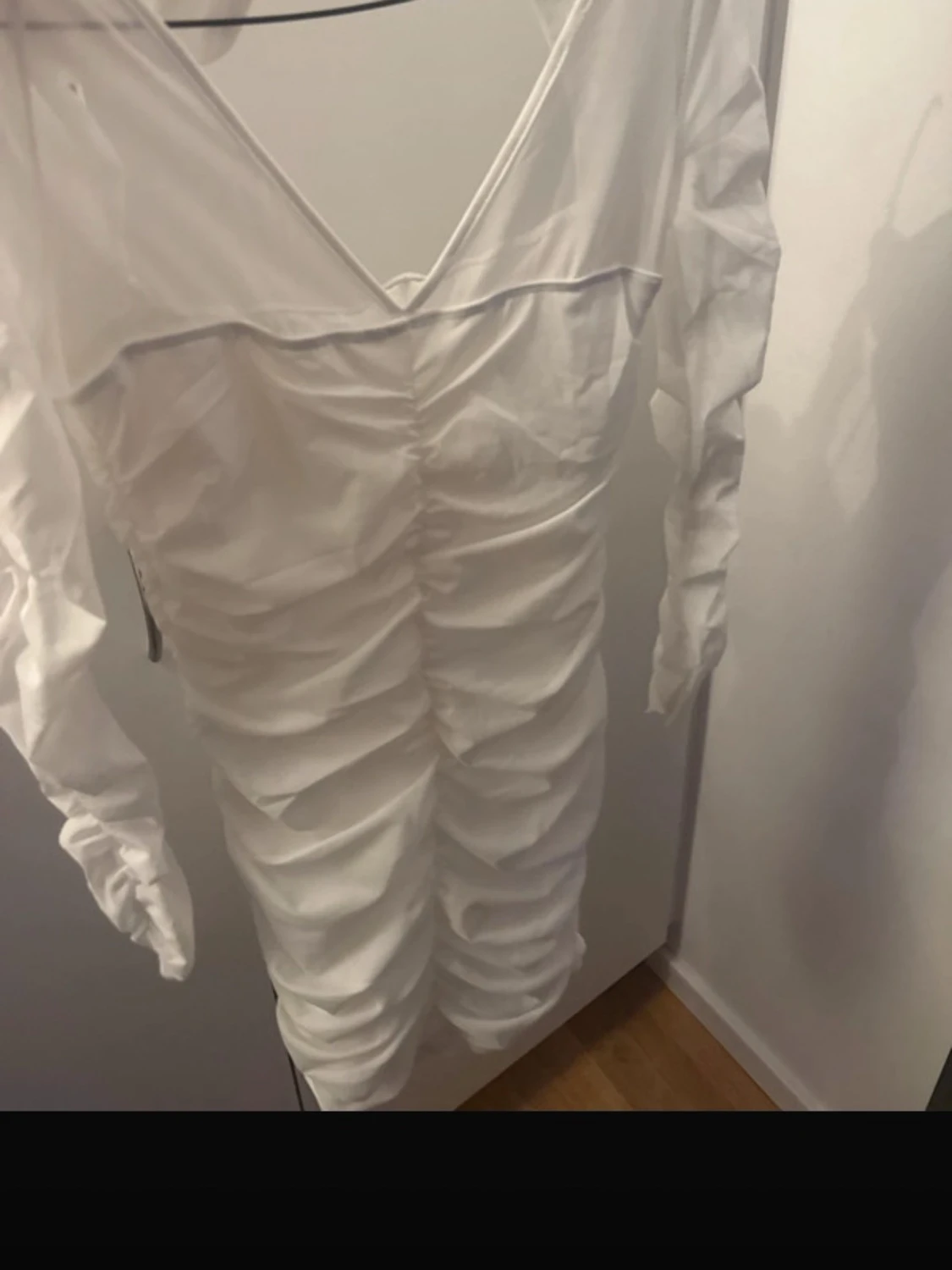 Vit tight kortklänning med mesh - 2