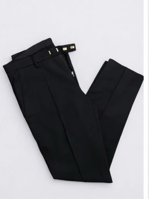 J.Lindberg kostymbyxor  - Säljer min svarta J.Lindberg kostymbyxor, i bra skick, och i storlek 46. Skriv gärna till mig vi frågor eller funderingar!