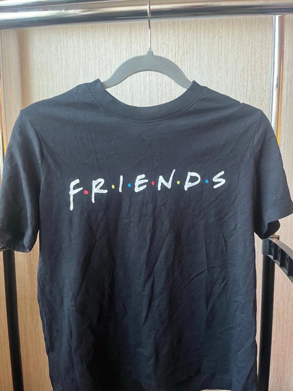 Svart FRIENDS t-shirt - 1