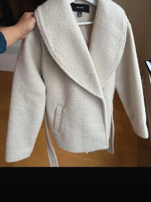 Vero Moda - Snygg kappa Vero Moda. Storlek S aldrig använd. 💕