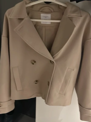 Jacka  - Väldigt fin