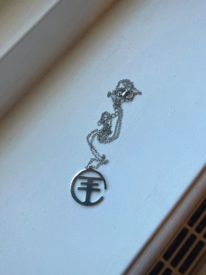 Tokio hotel halsband  - Helt nytt men använder de inte