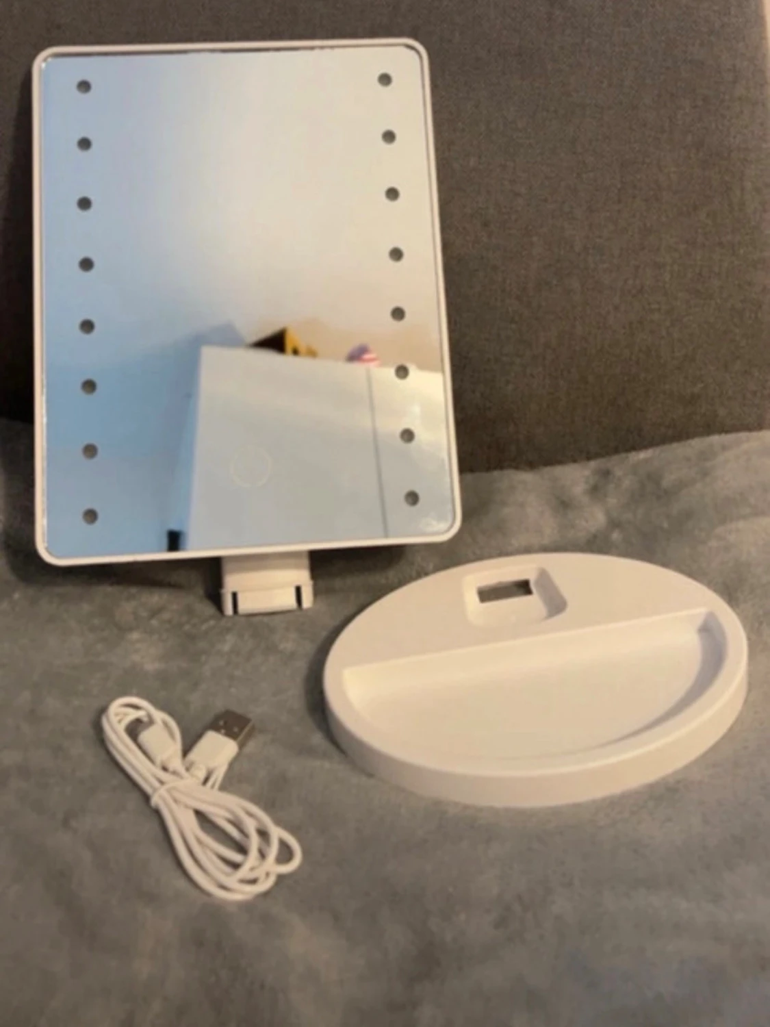 Sminkspegel med LED-belysning