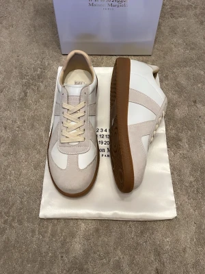 Maison margiela gats  - Säljer dessa, helt nya. Storlek 40. Hör av dig vid frågor.