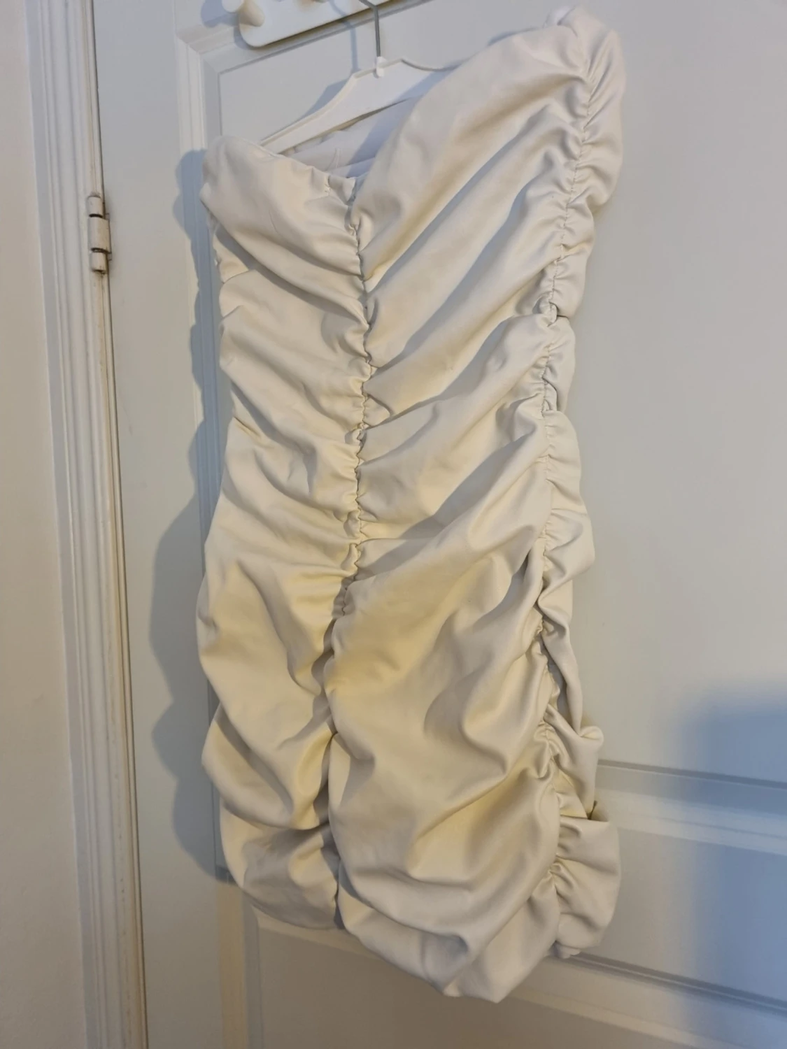 Hudnära miniklänning  - 3