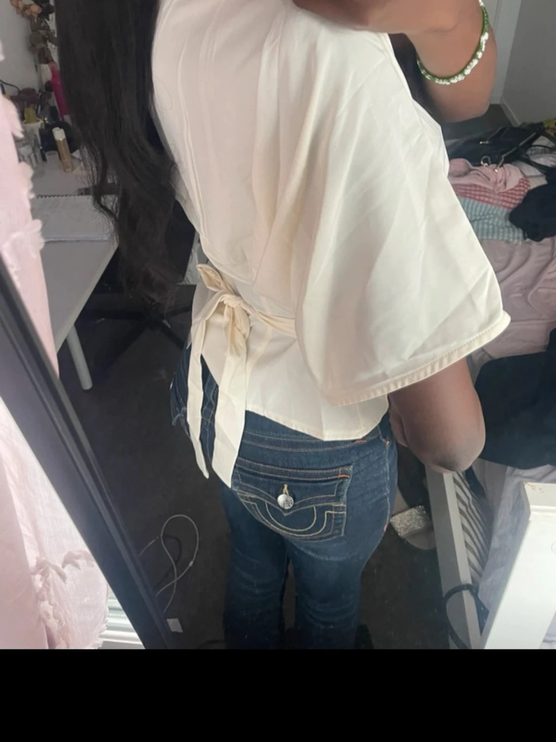 Krämvit omlottblus med knytband - 1