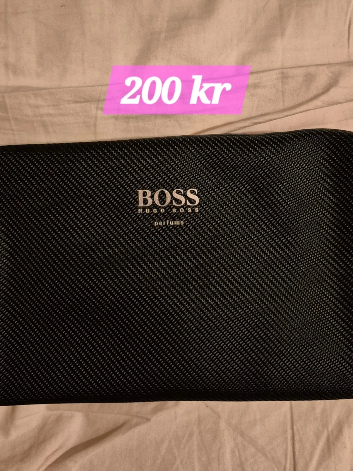 Svart necessär från Hugo Boss