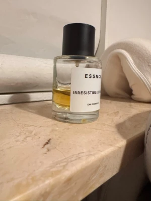 Essnce Irresistible Eau de Parfum - Se bild för mängd 🙂