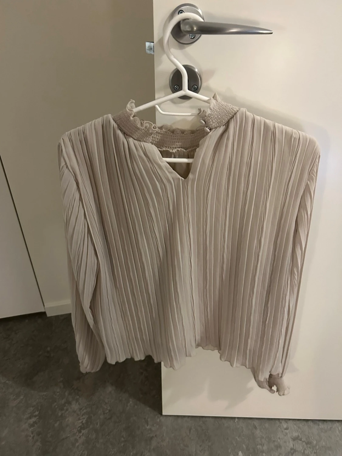 Beige blus  - 1