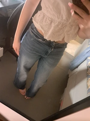 Zara jeans - Blå midwaist jeans